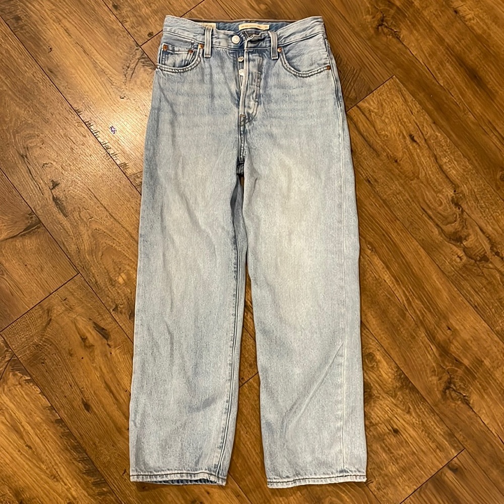Levi’s rib cage straight ankle jeans